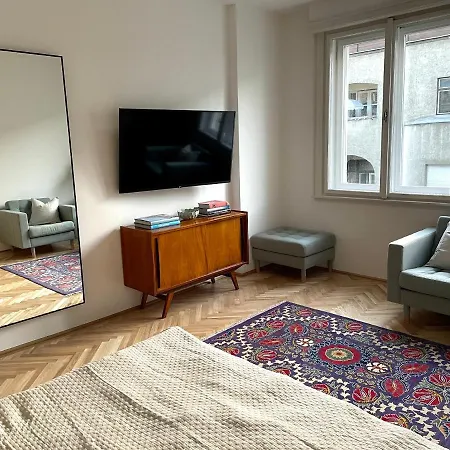Appartement 5 *