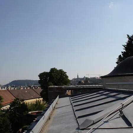 5 Appartement *